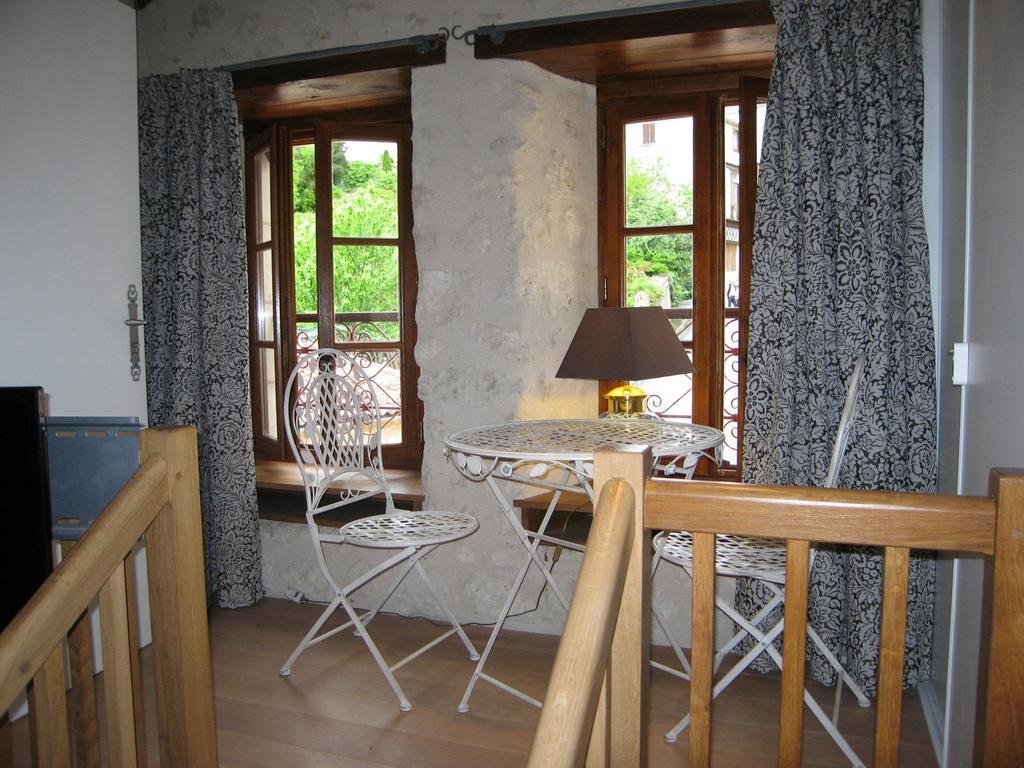 Faubourg St Jean Apartment Aubeterre-sur-Dronne Room photo